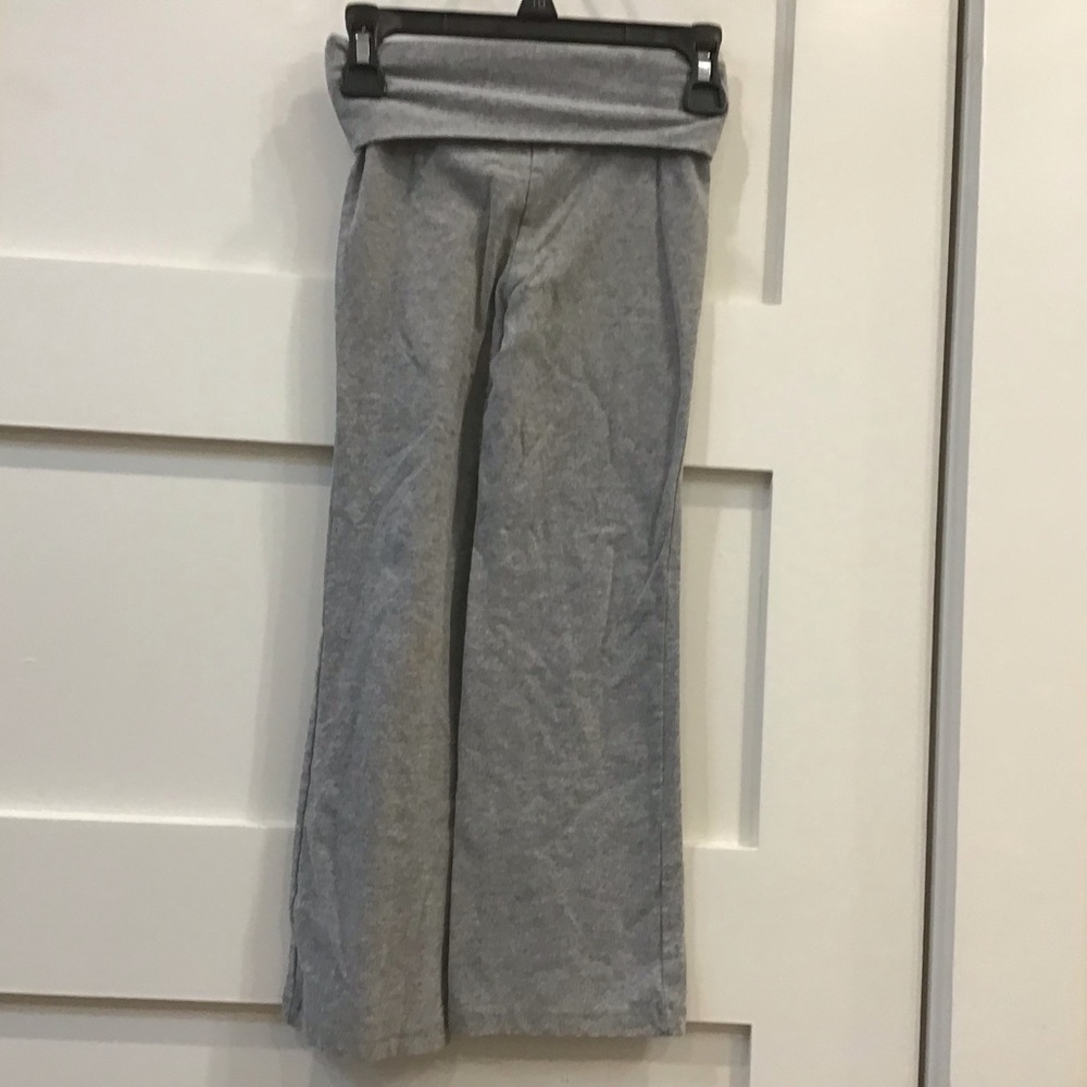 🌟 Play-Ready Girls Size 5 Clothing Bundle – Long Sleeves + Leggings! 🌟 - Picture 4 of 16